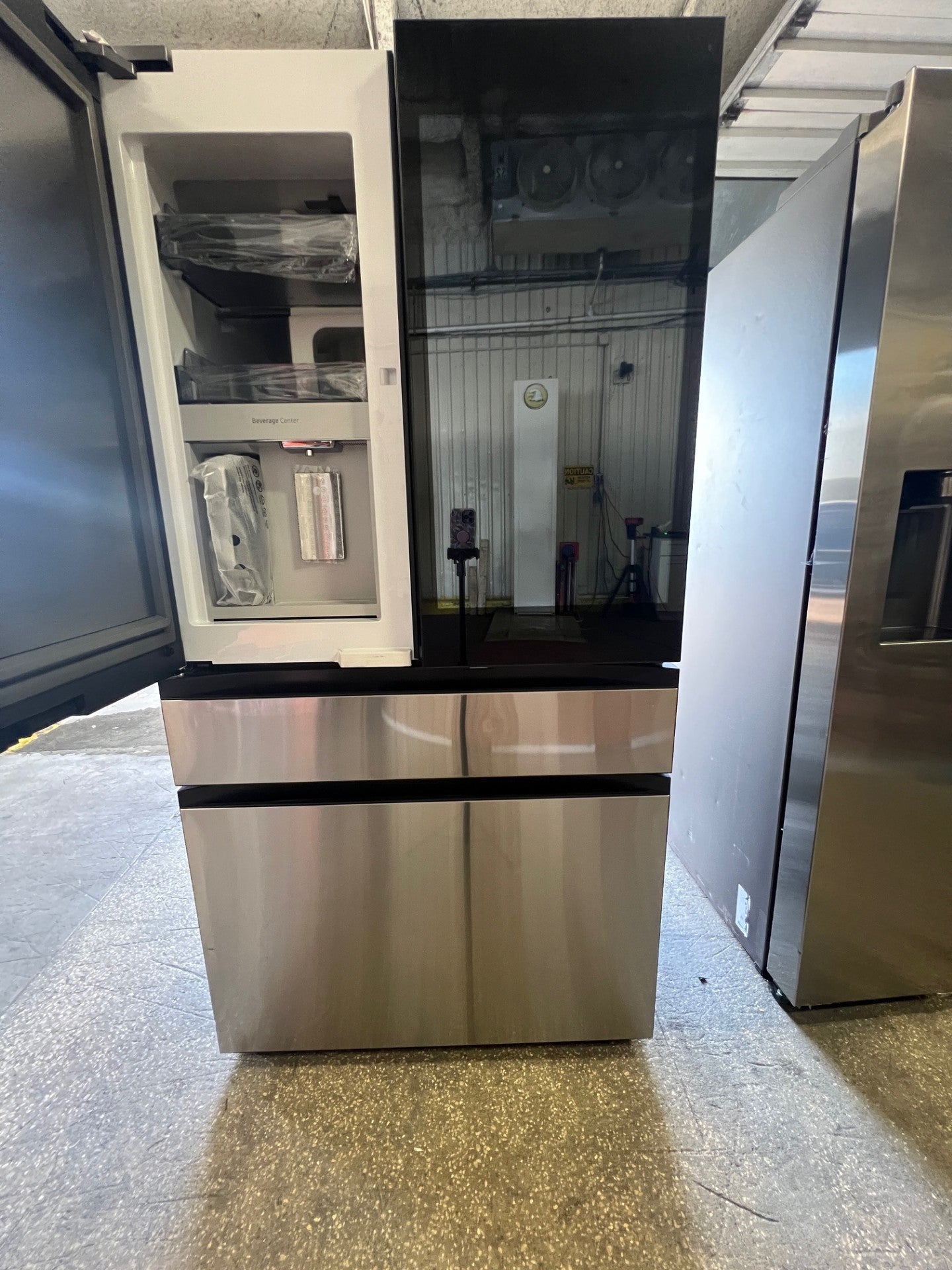 Samsung - Bespoke 29 cu. ft. 4-Door French Door Refrigerator with AI Family Hub+ - Charcoal Glass & Black/Charcoal